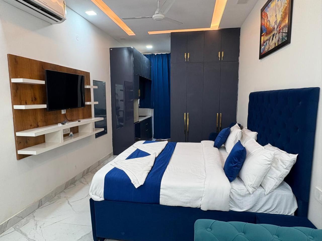 Pacific Inn Eco Central グルガウン エクステリア 写真