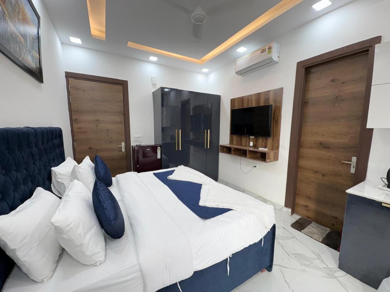 Pacific Inn Eco Central グルガウン エクステリア 写真