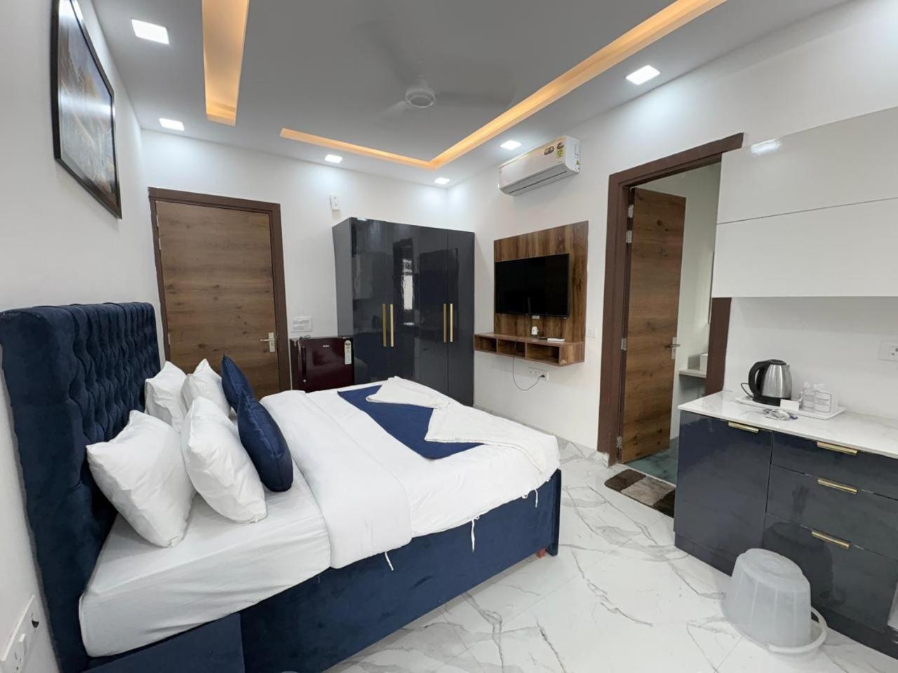 Pacific Inn Eco Central グルガウン エクステリア 写真