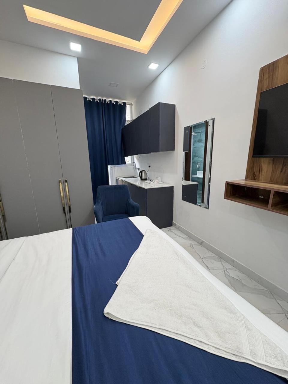 Pacific Inn Eco Central グルガウン エクステリア 写真