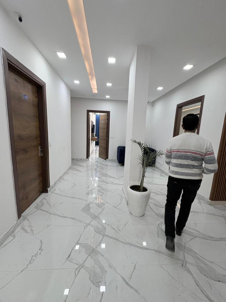 Pacific Inn Eco Central グルガウン エクステリア 写真