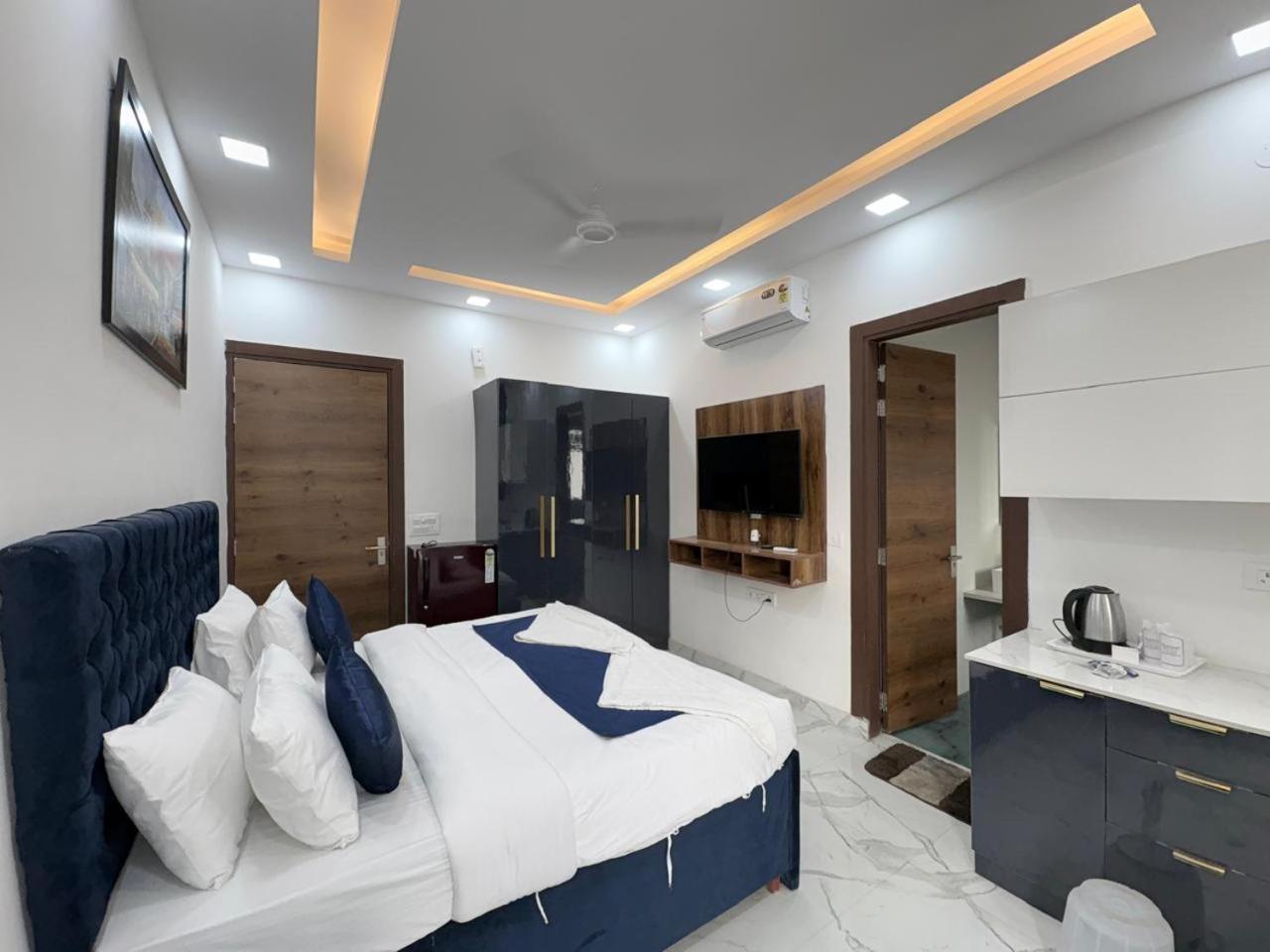 Pacific Inn Eco Central グルガウン エクステリア 写真