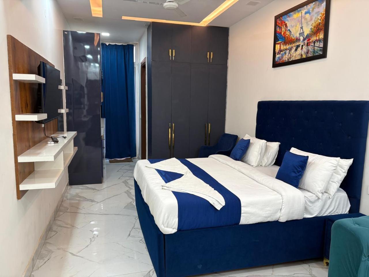 Pacific Inn Eco Central グルガウン エクステリア 写真
