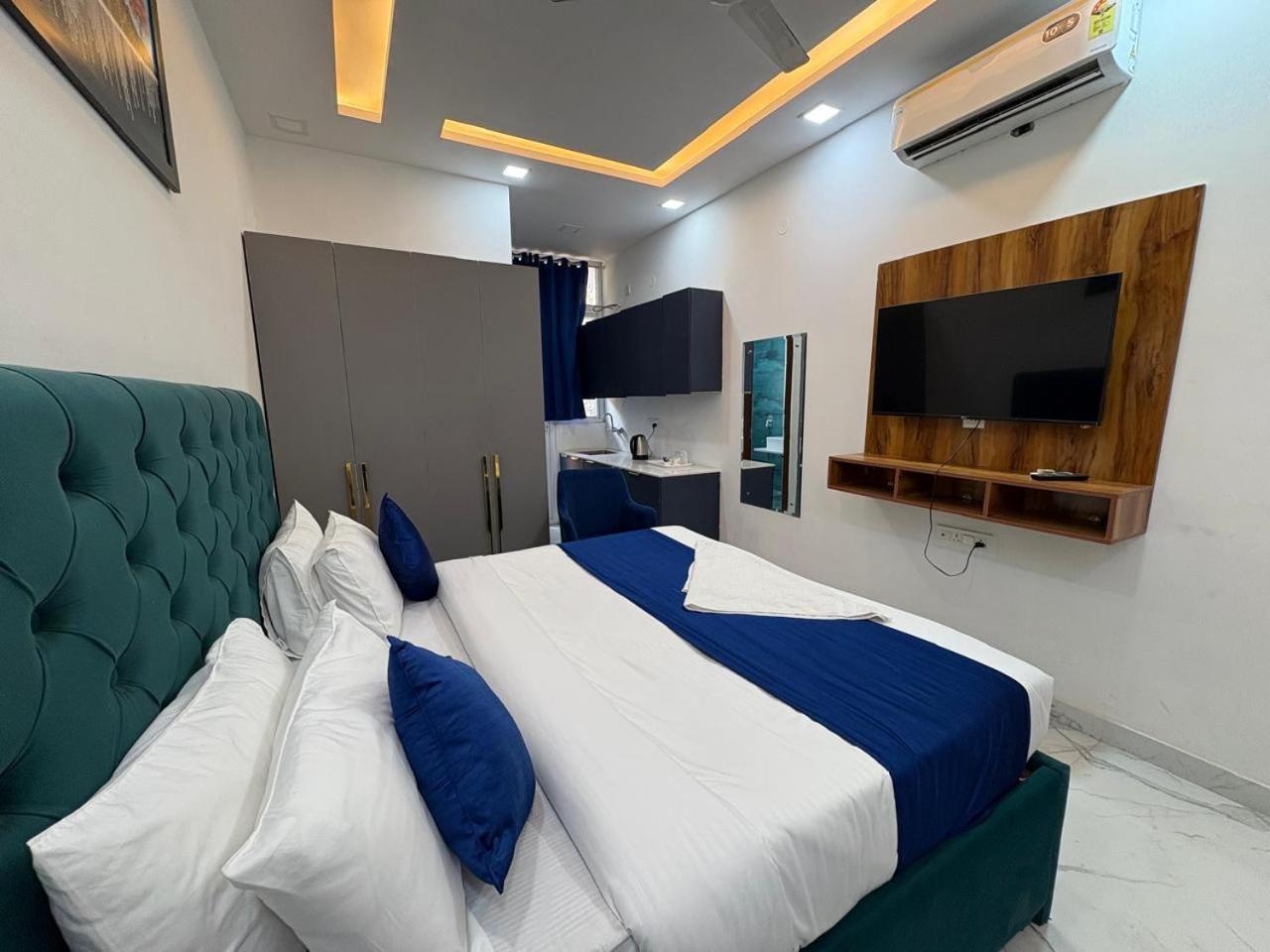 Pacific Inn Eco Central グルガウン エクステリア 写真