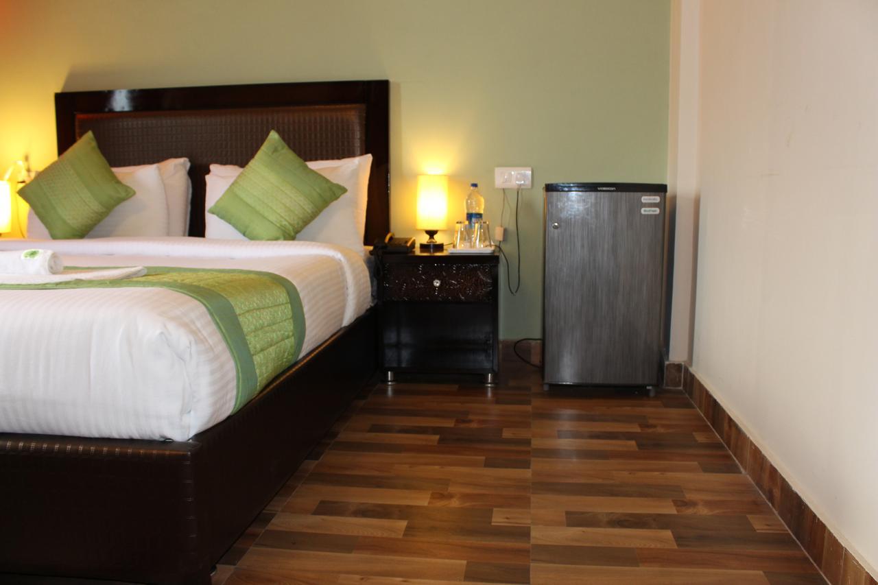 Pacific Inn Eco Central グルガウン エクステリア 写真