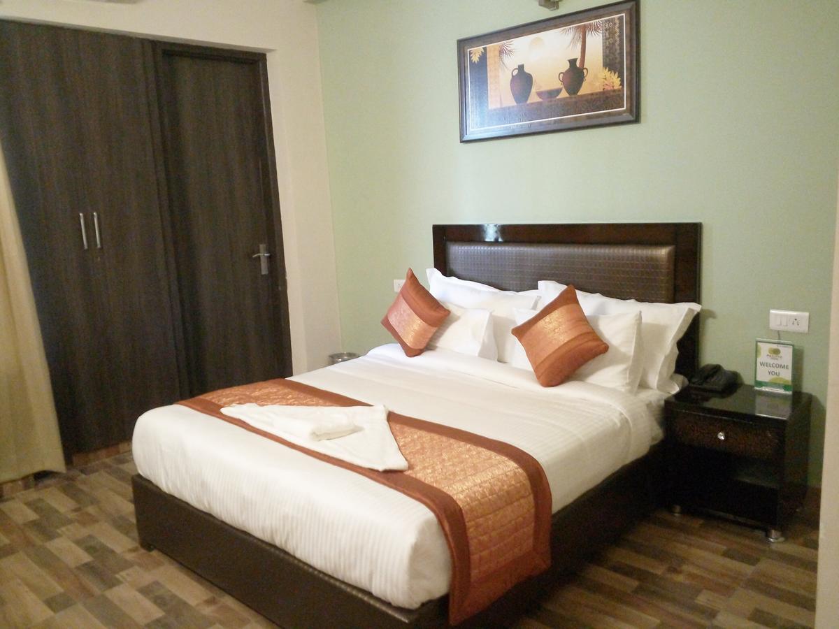 Pacific Inn Eco Central グルガウン エクステリア 写真